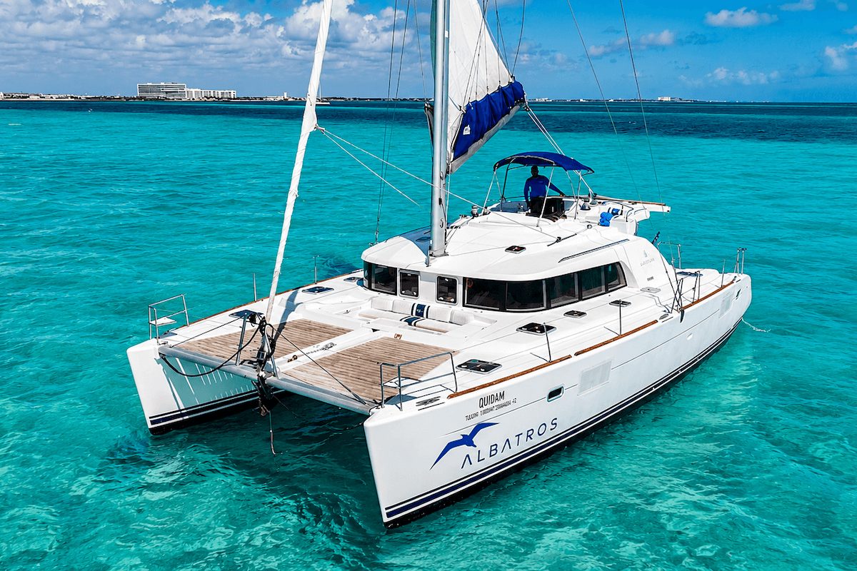 Visiter Isla Mujeres en catamaran à travers la mer des Caraïbes